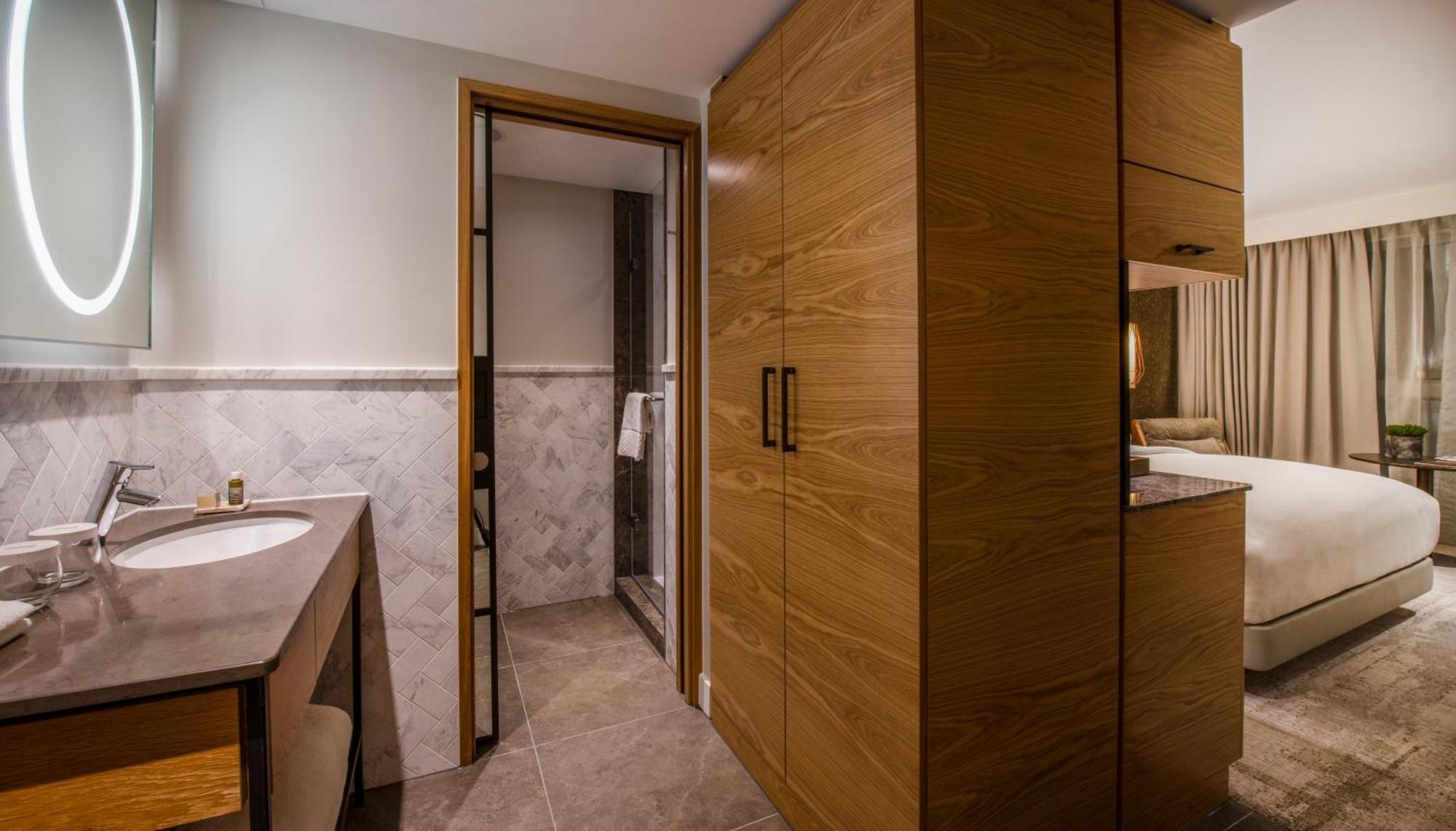 Lincoln Plaza Hotel London, Curio Collection By Hilton Exteriör bild