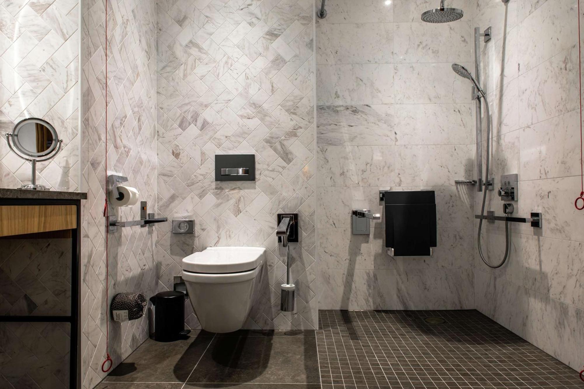 Lincoln Plaza Hotel London, Curio Collection By Hilton Exteriör bild